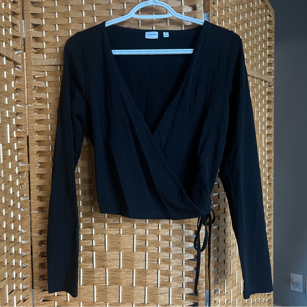 Aritzia Sunday Best Rochelle Longsleeve black wrap top - size medium